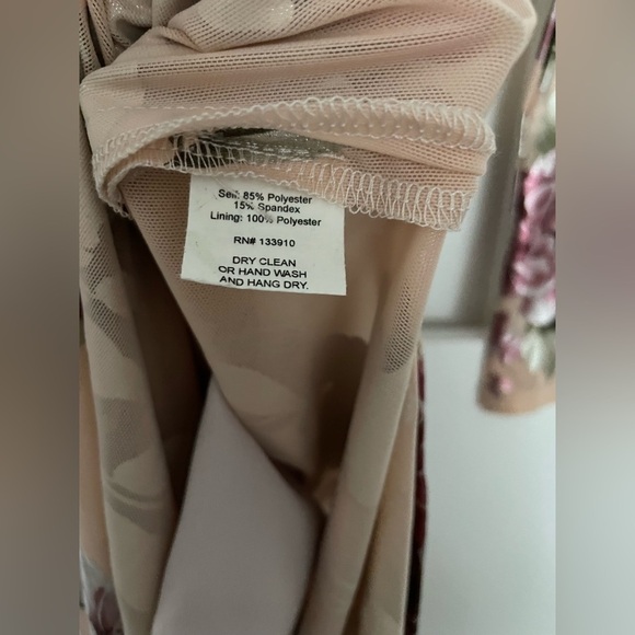 Show me your mumu Carmella Maxi Romper Floral long sleeve small pink metallic - Picture 11 of 16